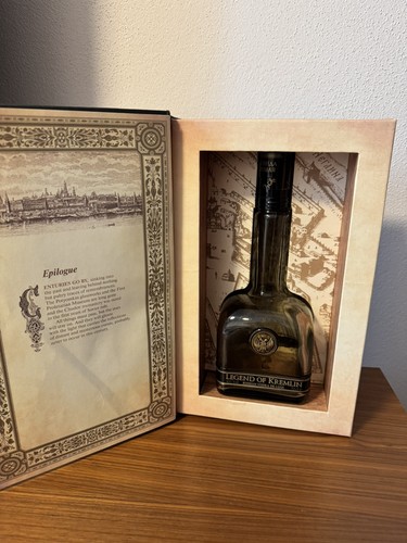Leere vodkaflasche legend - leere, of